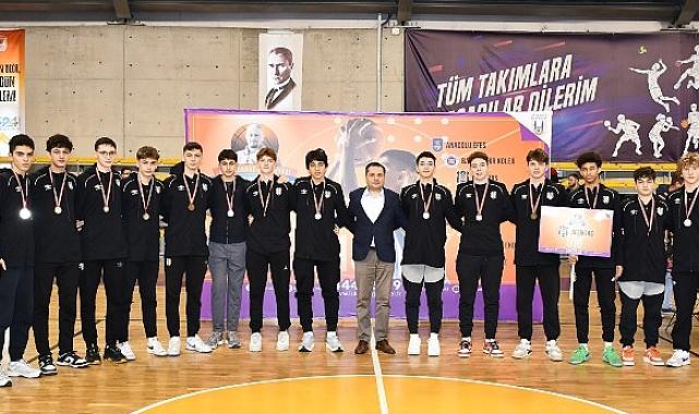 Lüleburgaz Belediyesi Gökhan Teksöz 6. Basketbol Turnuvası’nda şampiyon Tofaş