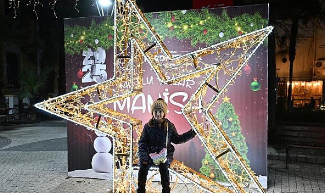 Manisa Büyükşehir, Manisa’yı yeni yıla hazırladı, caddeleri ışıl ışıl oldu