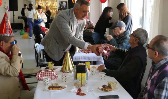 Manisa değerli büyüklerini unutmadı