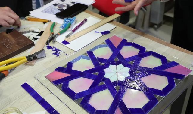 Manisa’da vitray sanatını yaşatıyorlar