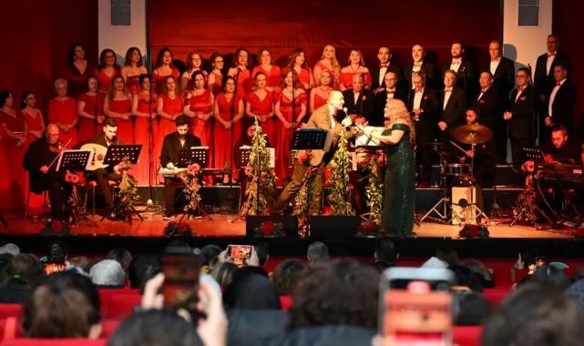 Manisa’da yeni yılı şarkılarla karşıladılar