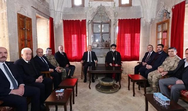 Mardin Valisi Tuncay Akkoyun, Süryanilerin Doğuş Bayramını kutladı