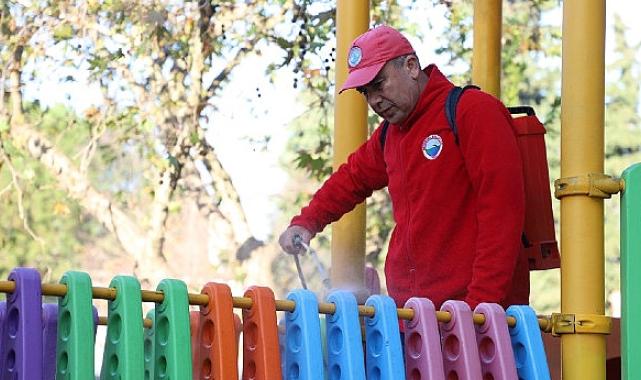Menderes’te Parklar Dezenfekte Edildi