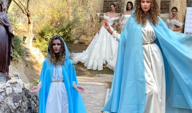 Meryem Ana, 250 bin dolarlık kıyafetiyle tarihi bir kez daha yaşattı… Hierapolis, Efes ve Meryem Ana’da tarihi gün