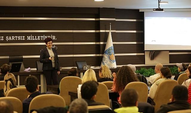Narlıdere Belediyesi’nde örnek uygulama: Çalışanlara cinsiyet eşitliği eğitimi verildi