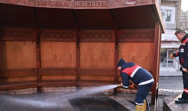 Nevşehir Belediyesi’nden Kaldırım ve Yollarda Temizlik Çalışması