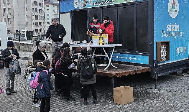 Nevşehir Belediyesi’nin Poğaça ve Süt İkramı Sürüyor