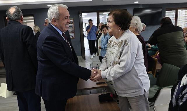 Nilüfer’de huzurevi sakinlerinden yeni yıla keyifli karşılama