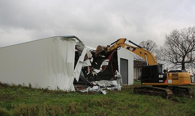 Nilüfer’de iki kaçak yapı daha yıkıldı