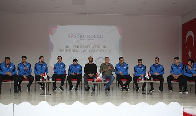 Nilüferli hentbolcular öğrencilerle buluştu