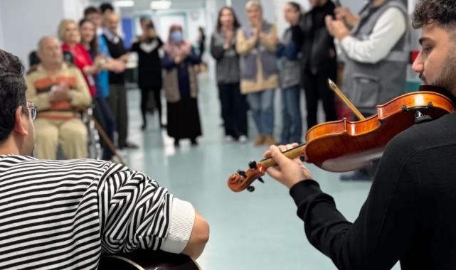 Sakarya’dan hastalara mini konser morali