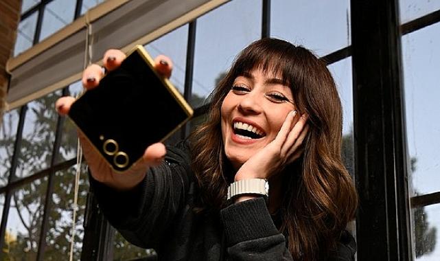 Samsung Galaxy Z Flip6’dan ilham alan “The Flipside” Koleksiyonu modayla inovasyonu buluşturdu