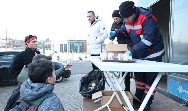 Sıcak Süt ve Poğaça İkramı Vatandaşlarımızın İçini Isıttı