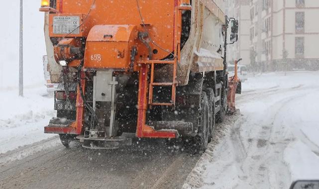 Sivas’ta 255 personel karla mücadelede görev alıyor