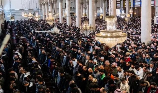 Tarihi Emevi Camii’nde ilk cuma namazı