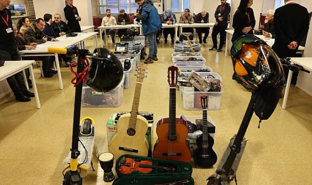 Toplu Taşıma Araçlarında Unutulan Eşyalar Açık Artırma ile Satıldı