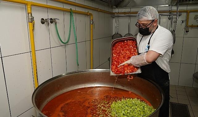 Üsküdar Belediyesi Aşevlerinin Kapasitesini Artırarak Daha Fazla Vatandaşa Hizmet Sağlıyor