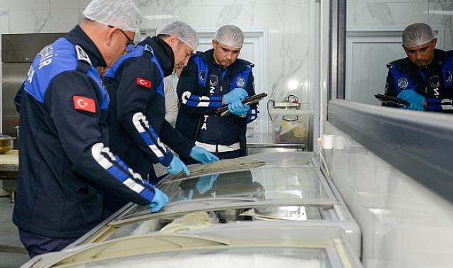 Yenişehir Belediyesi zabıtası kuruyemiş ve patiseri işletmelerini denetlendi