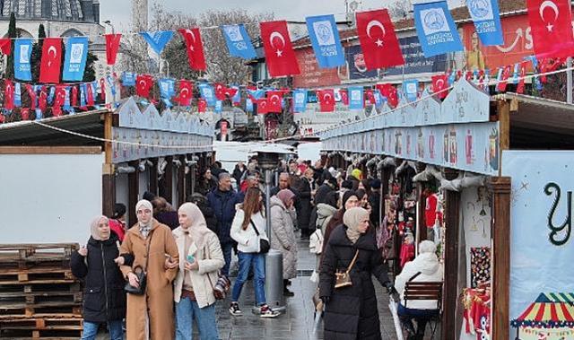 Yılbaşı Pazarı 2025 Üsküdar’da Başladı