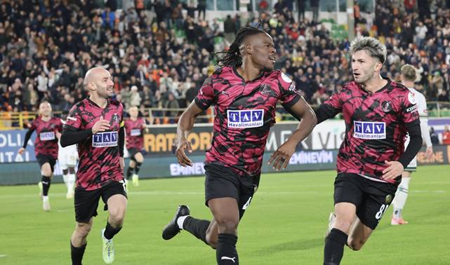 Corendon Alanyaspor 2-0 Tümosan Konyaspor (Maç Sonucu) Alanya evinde rahat kazandı!