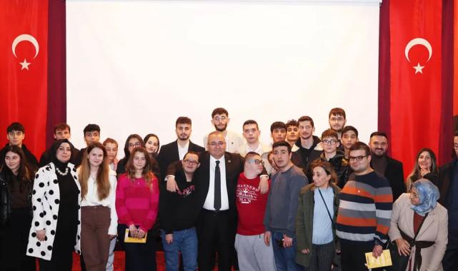 Ankara Keçiören’de Başkan Özarslan gençlerle buluştu