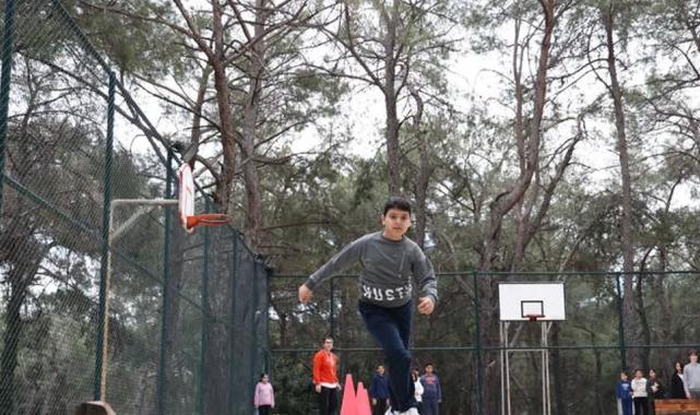 Antalyalı öğrenciler sömestirin tadını çıkarıyor