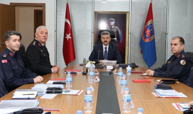 Artvin Valisi Ergün, Jandarma Komutanlığından brifing aldı