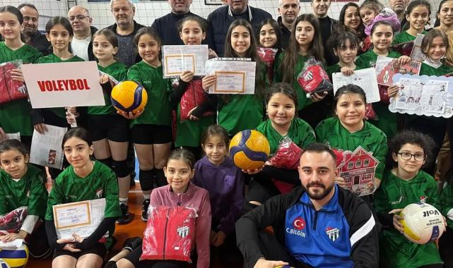 Artvinspor Kadın Voleybol Takımı 1 yaşında