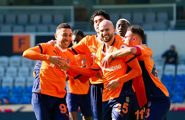 Rams Başakşehir 2-0 Çaykur Rizespor (Maç Sonucu) Başakşehir evinde rahat kazandı!