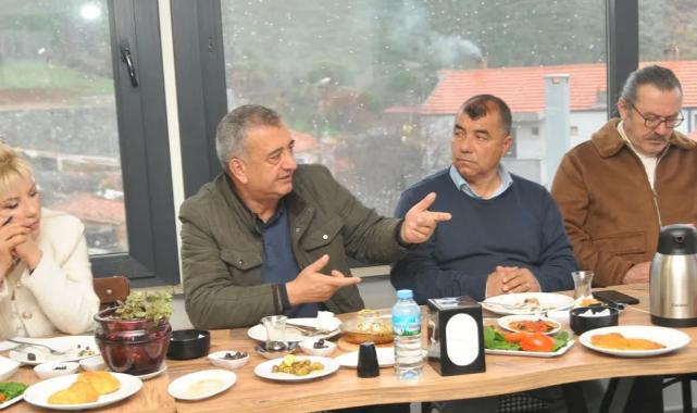 Başkan Günay, Güzelbahçe’de Muhtarlarla Buluştu