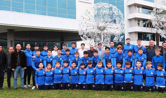 Başkan Topaloğlu’ndan futbolculara kahvaltı