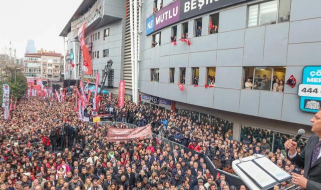 Binler Beşiktaş’ta büyük mitingte! Türk yargısına ‘Özel’ çağrı!
