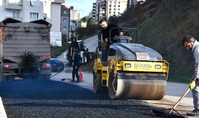 Bursa Gemlik’in yolları ve meydanları yenileniyor