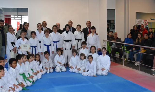 Bursa Gemlik’te karateciler kuşaklandı