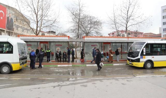 Bursa Gemlik’te otobüs durakları tertemiz