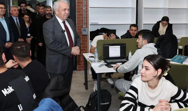 Bursa Nilüfer’de finallere hazırlanan öğrencilere çorba ikramı