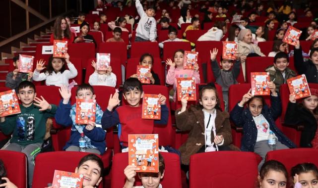 Bursa Nilüfer’de Kitap Söyleşileri’nin son konuğu Burcu Ünsal oldu.