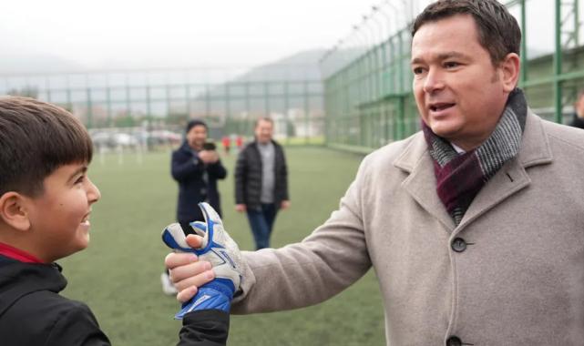Bursa Osmangazi’de genç sporculara Başkan ziyareti