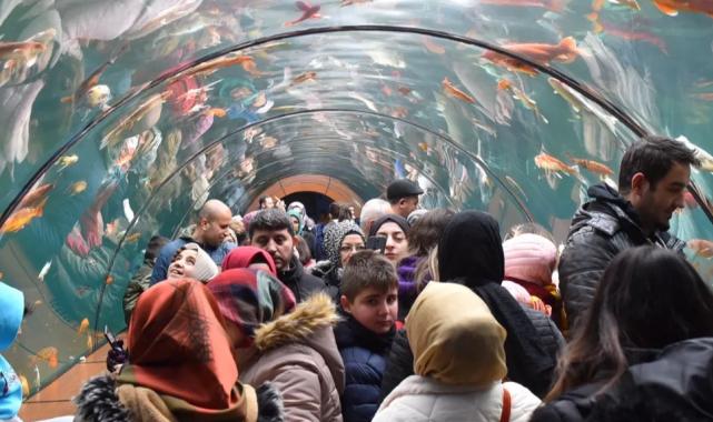 Bursa Yıldırım’dan çocuklara karne hediyesi