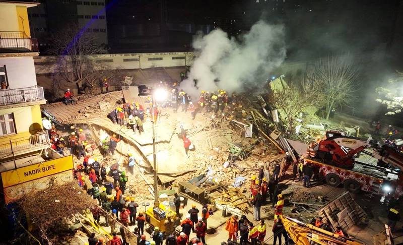 İçişleri Bakanı Yerlikaya açıkladı: Konya’da çöken binada iki kişinin cansız bedenine ulaşıldı