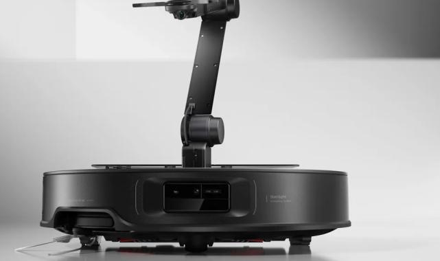 Dünyada bir ilk: İşte robot kollu robot süpürge!