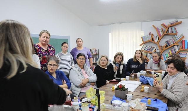 Eğitimlerle Balmumu Kadınların Elinde Hayat Buluyor