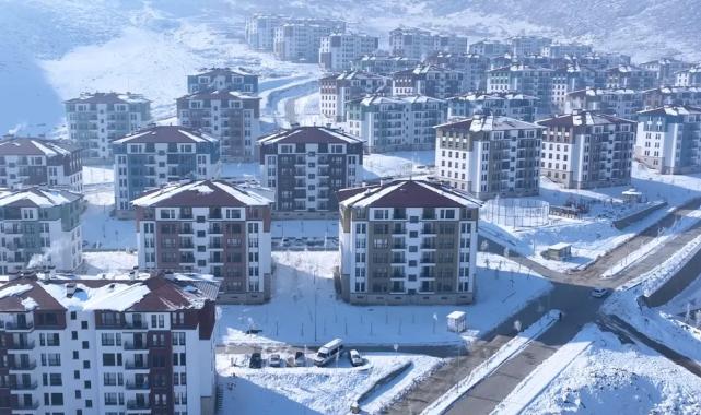 Elbistan’da afetzedeler yeni yuvalarına yerleşiyor