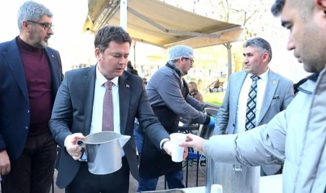 Erkan Aydın’dan vatandaşlara çorba ikramı