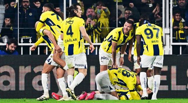 Fenerbahçe 3-2 Göztepe (Maç Sonucu) Kadıköy’de Fener 3 golle 3 puanı aldı!