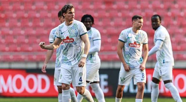 Atakaş Hatayspor 1-2 Çaykur Rizespor (Maç Sonucu) Rize deplasmandan 3 puanı aldı!