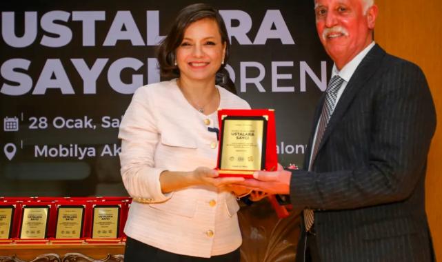 İzmir Karabağlar’da mobilya ustaları onurlandırıldı