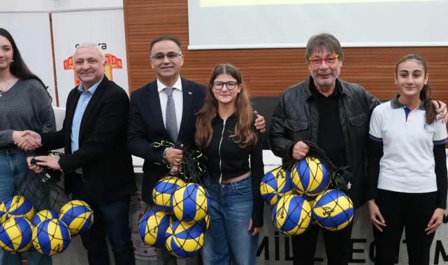 İzmirli öğrenciler sporcularla buluştu