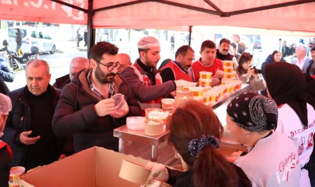 İzmit Darıca’da sıcak yemek hizmetine devam