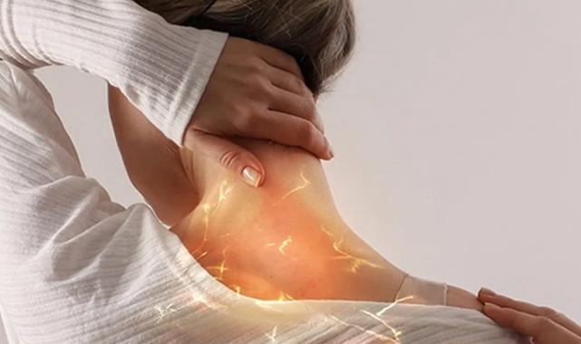 Kadınlar en çok masa başında boyun ağrısından şikayetçi